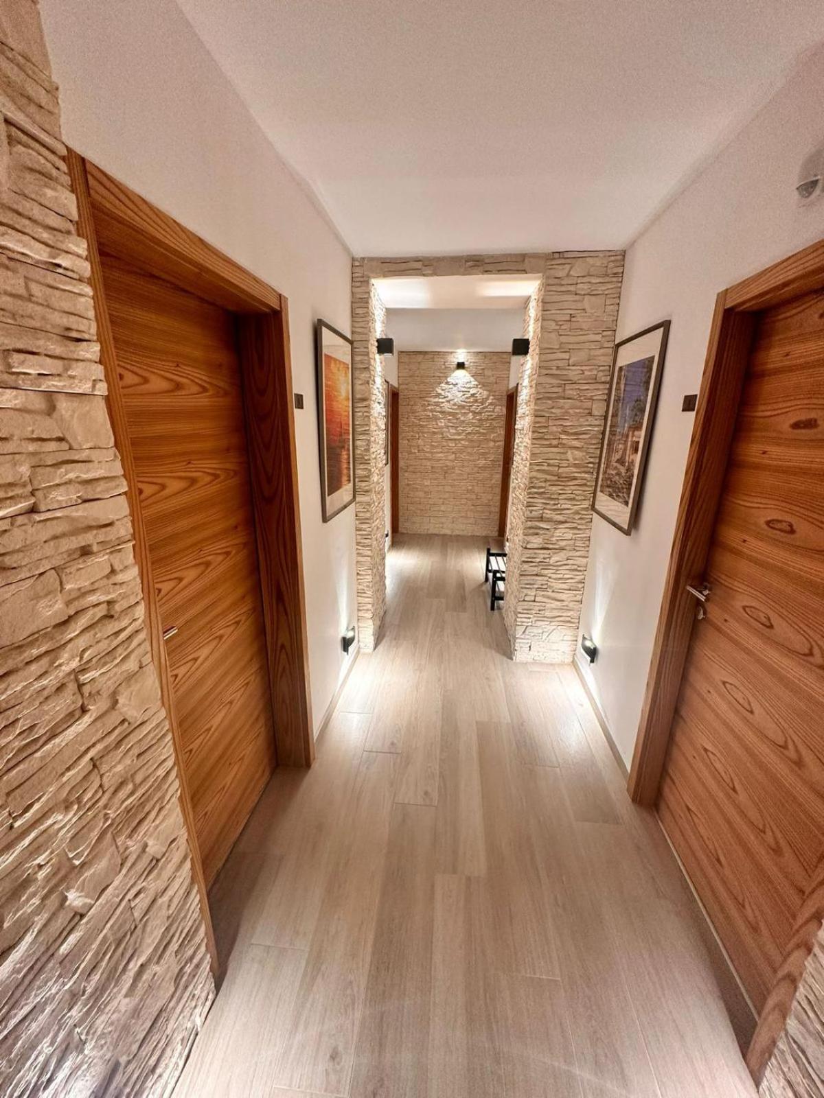 Old City Inn *** Пула Екстериор снимка